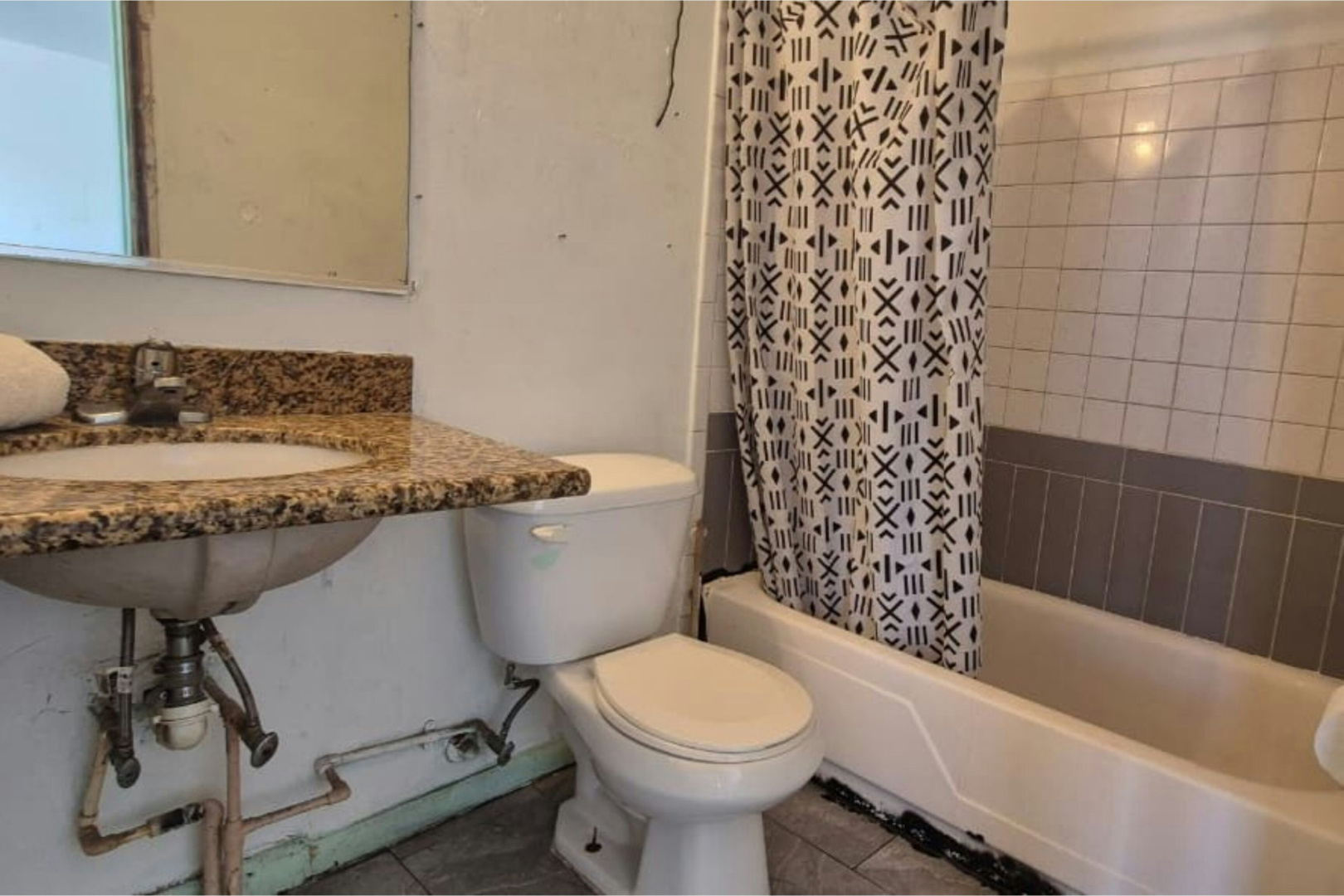 Photo - Base Motel By OYO South Tampa