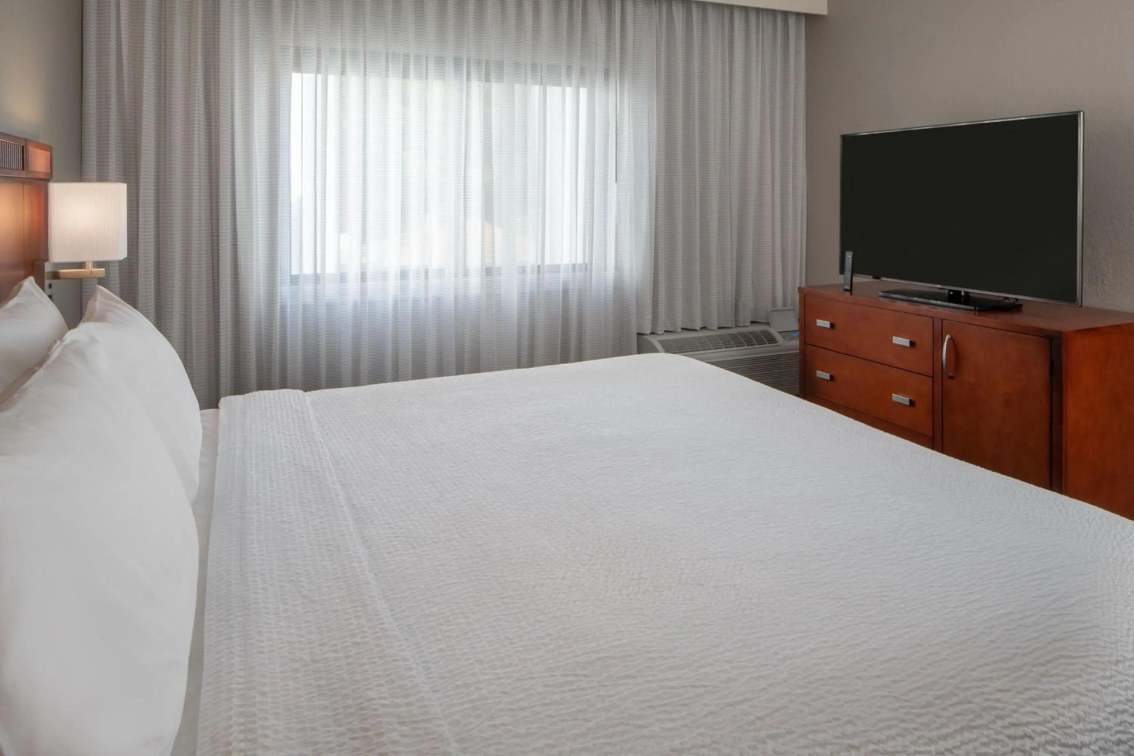 Foto - Courtyard by Marriott Nashville Airport