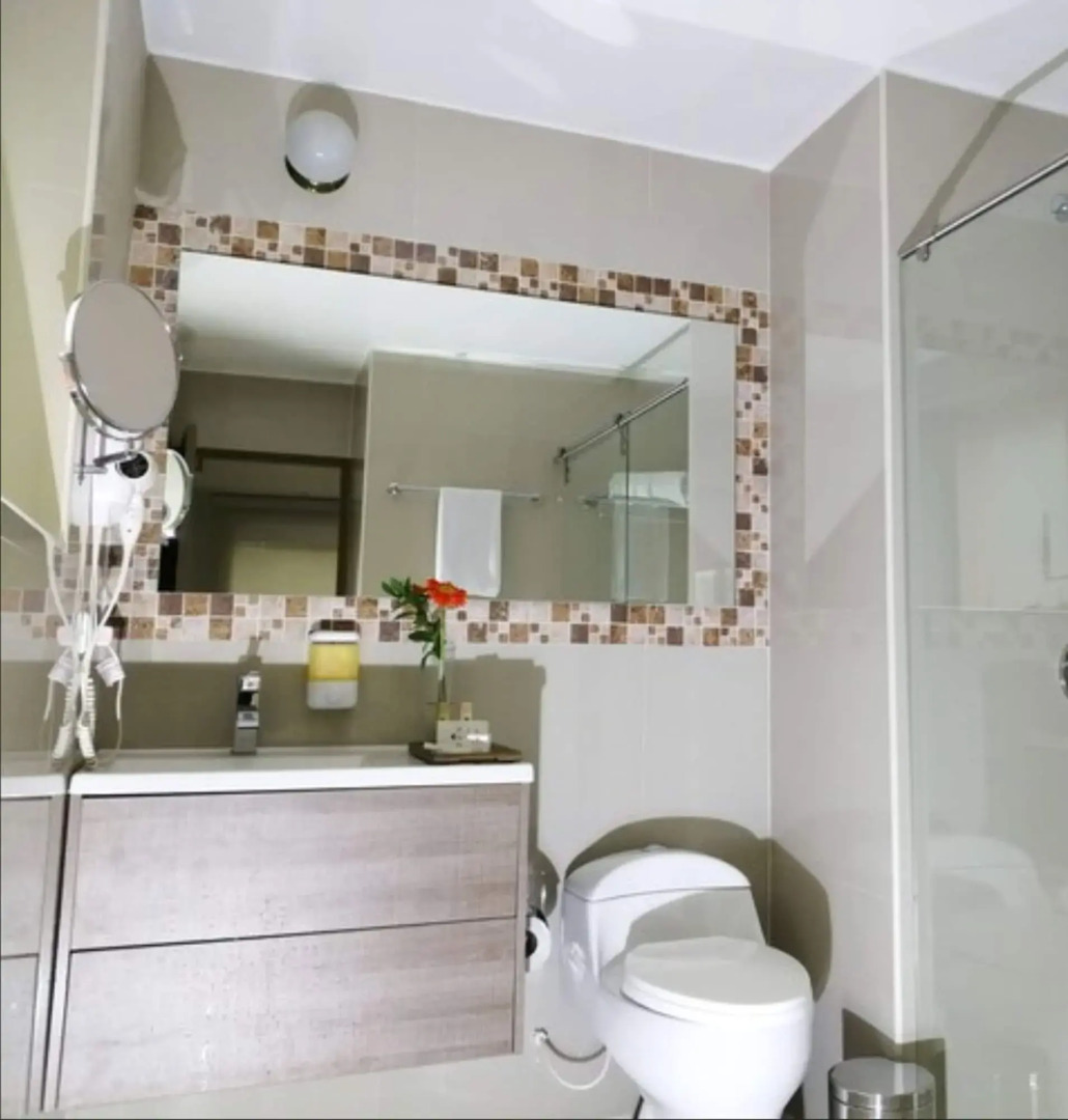 Photo - Richmond Suites Hotel