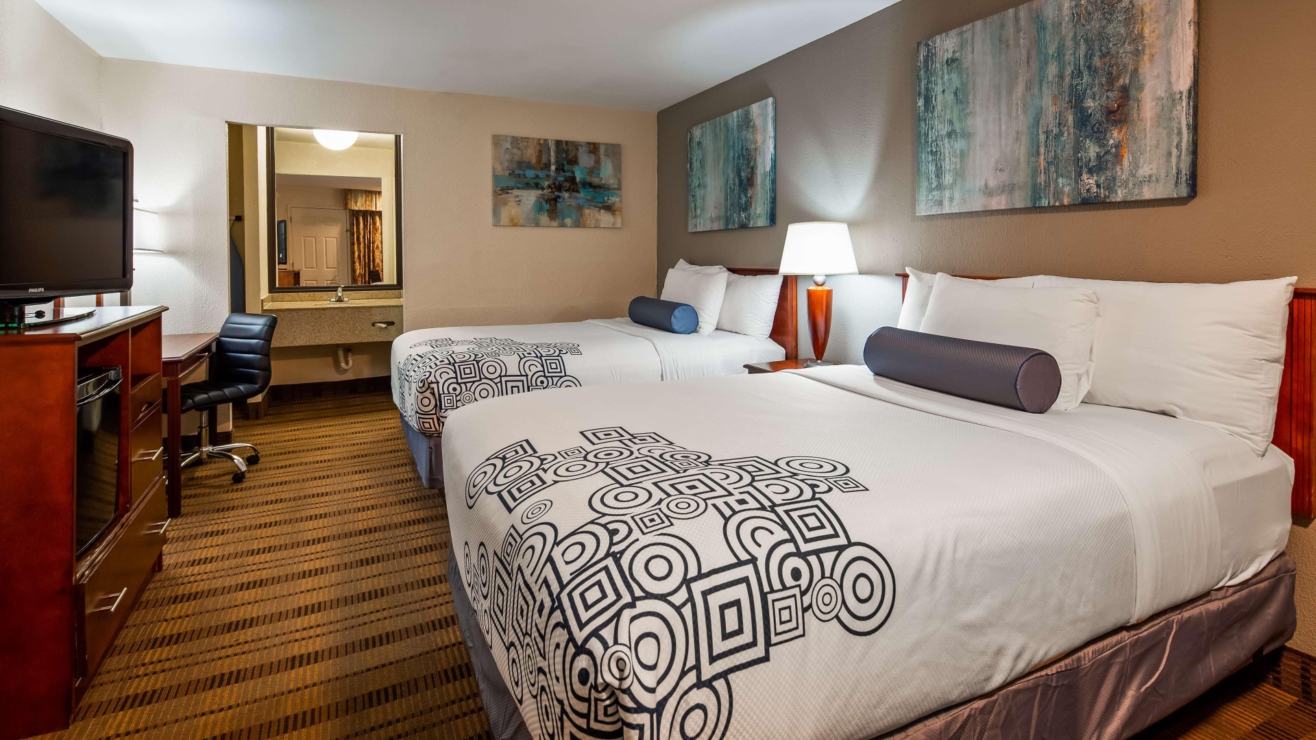 Photo - SureStay Plus by Best Western Woodbury Inn