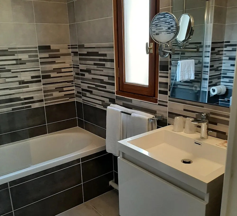 Photo - Sure Hotel by Best Western Saintes