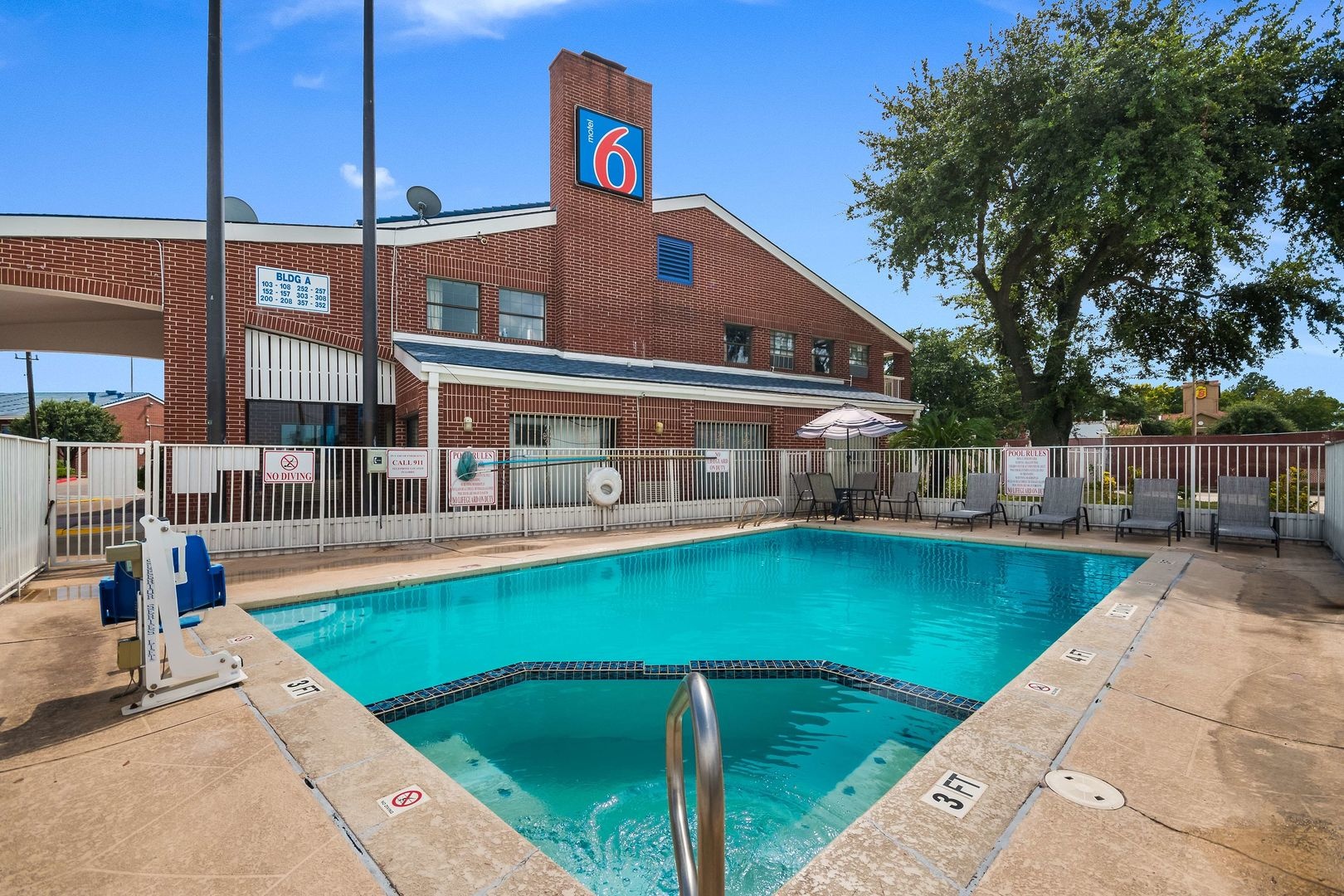 Photo - Motel 6 Houston, TX - Brookhollow
