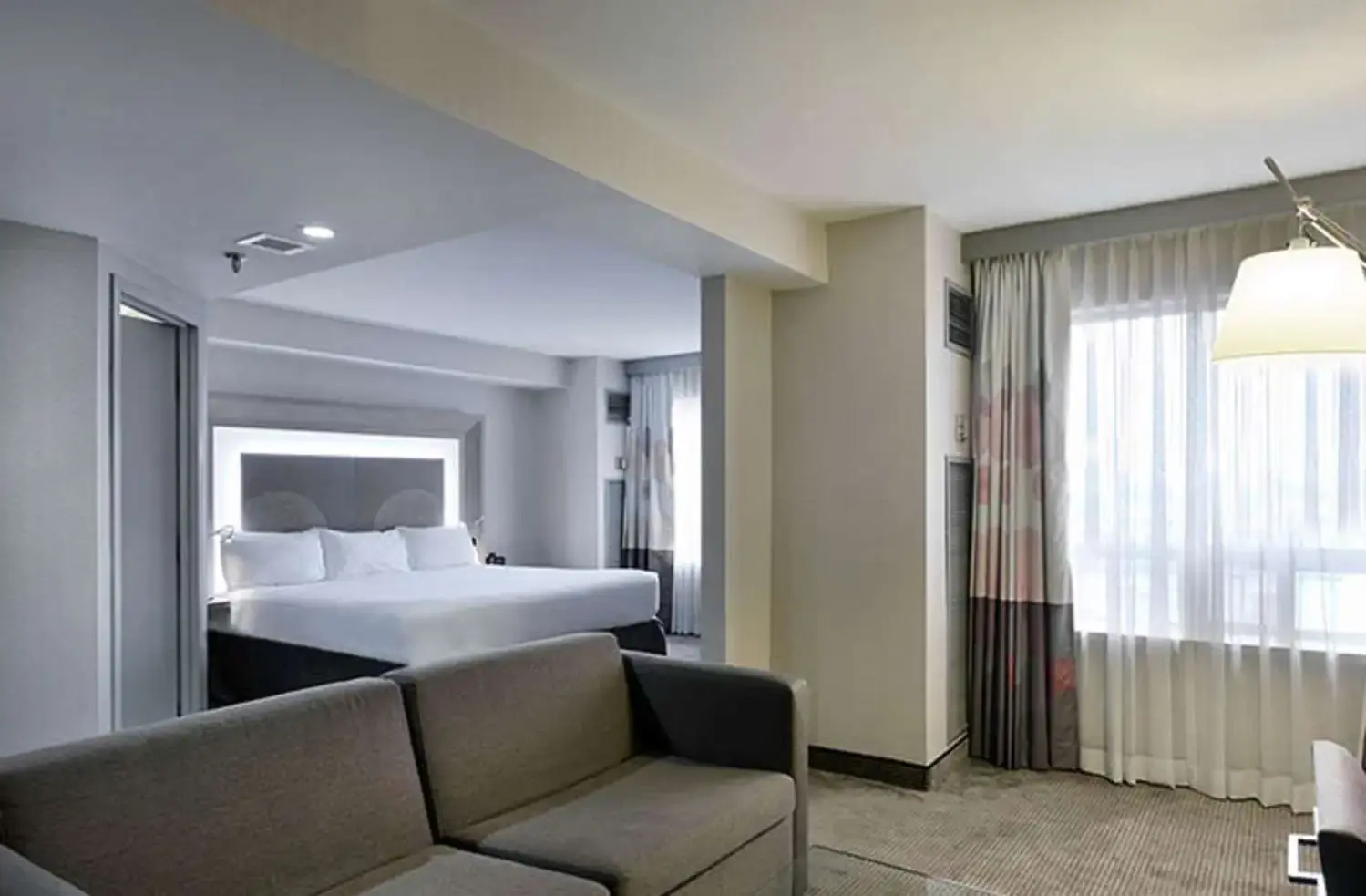 Photo - Novotel Ottawa City Centre