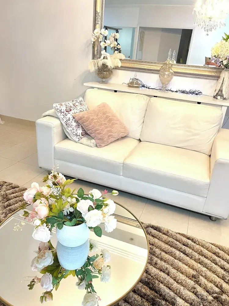 Photo - Sunny Rooms Mascot