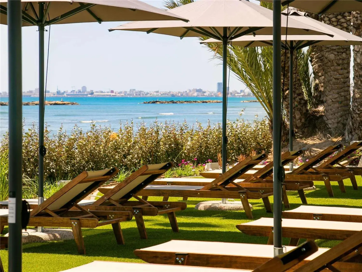 Photo - Mercure Larnaca Beach Resort