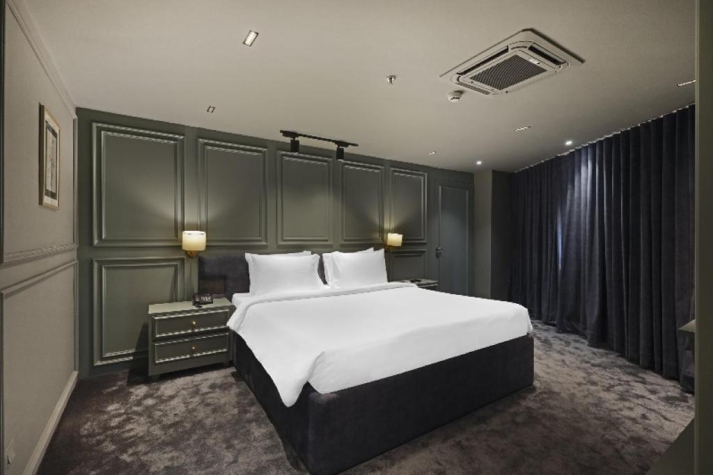 Sunday Hotel Vadodara
