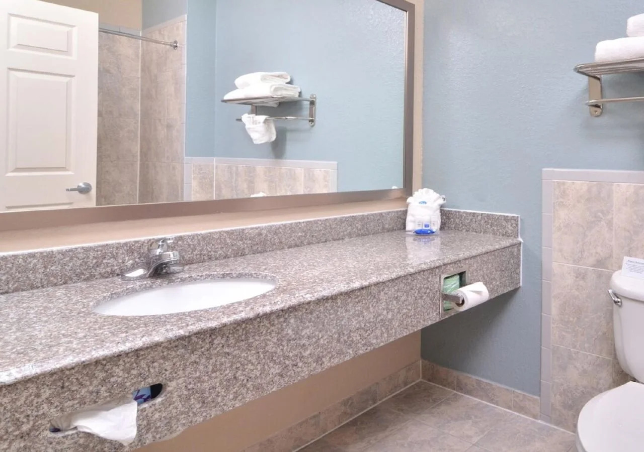 Photo - Best Western Plus Northwest Inn & Suites