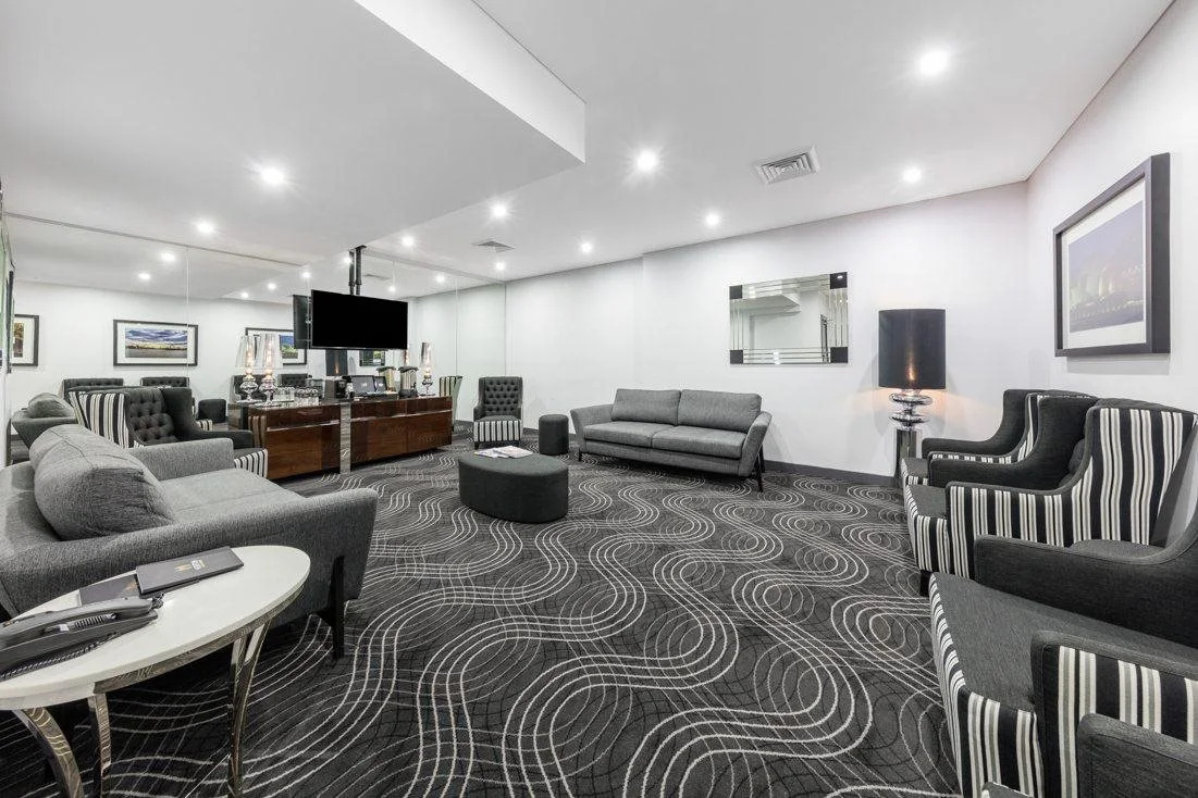 Photo - Meriton Suites World Tower, Sydney