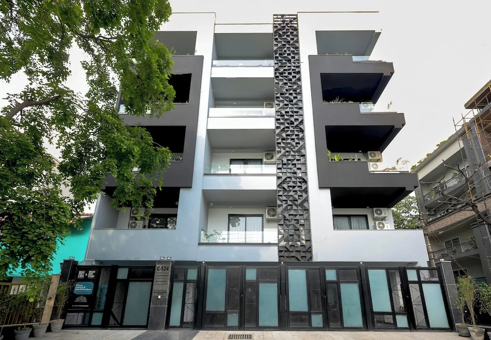 BedChambers Serviced Apartment, Golf Course, Gurgaon