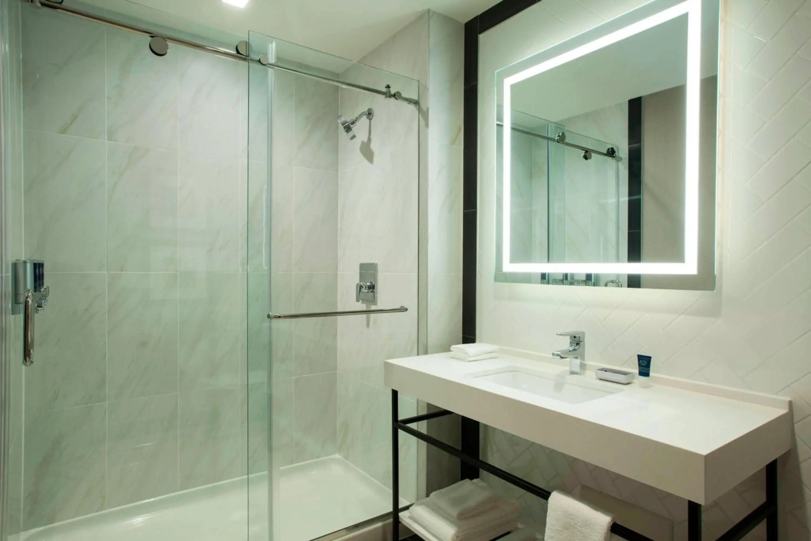 Foto - Four Points by Sheraton Manhattan Midtown West