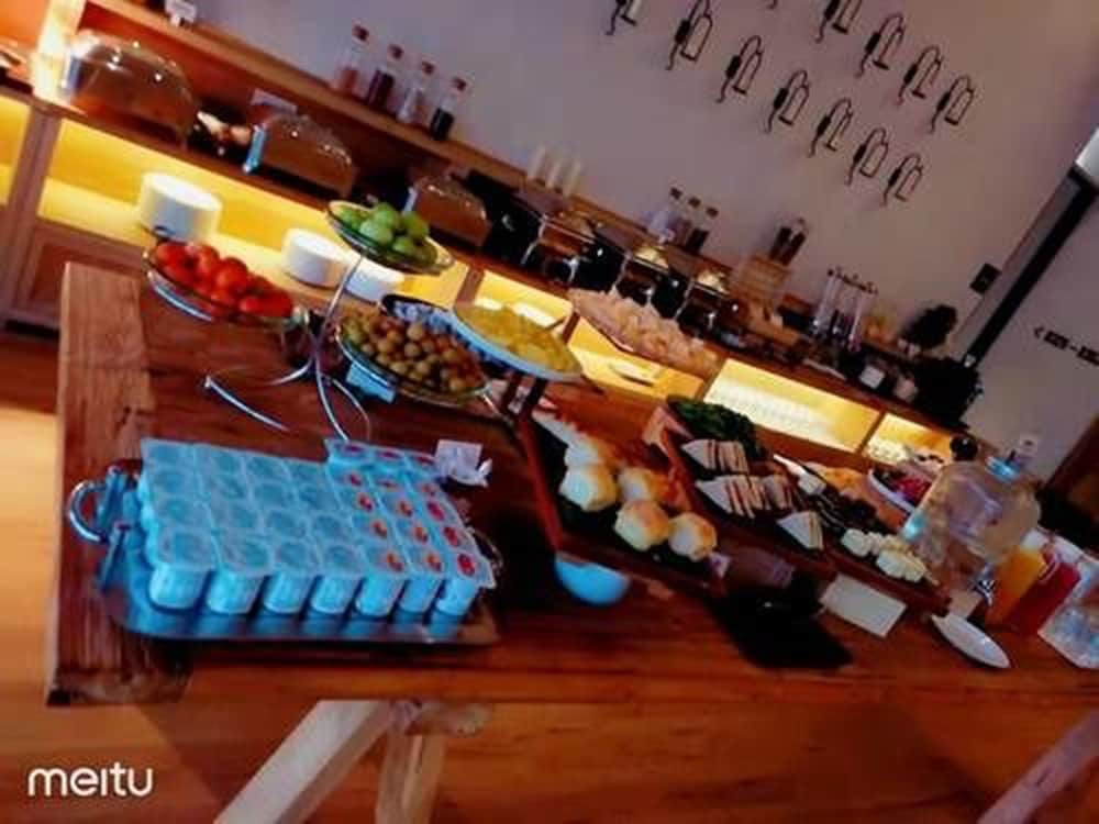 Photo - Manli Hotel Shanghai Pudong Airport Branch-Free shuttle buses to Pudong Airport and Disneyland