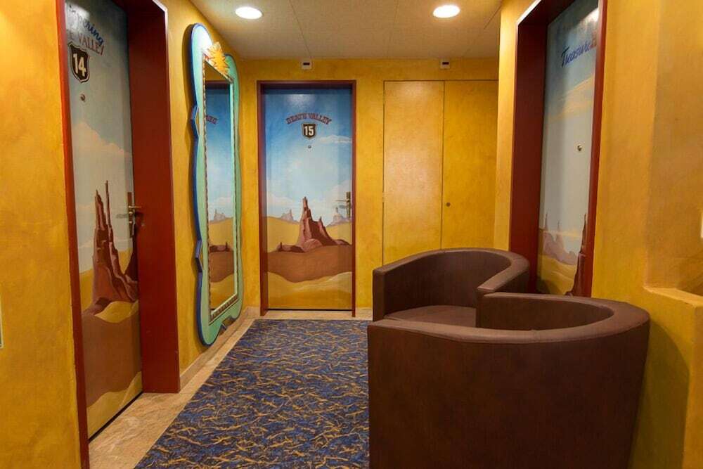 Photo - Hotel California