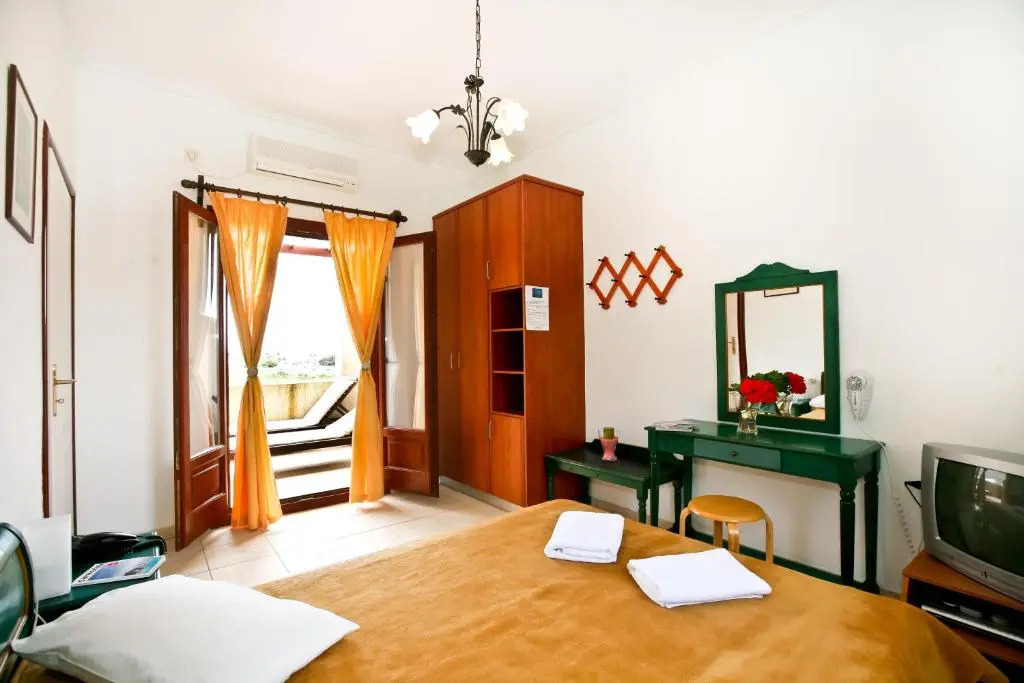 Foto - Birds Villa Apartments with Heated Pool - Including Car and Breakfast