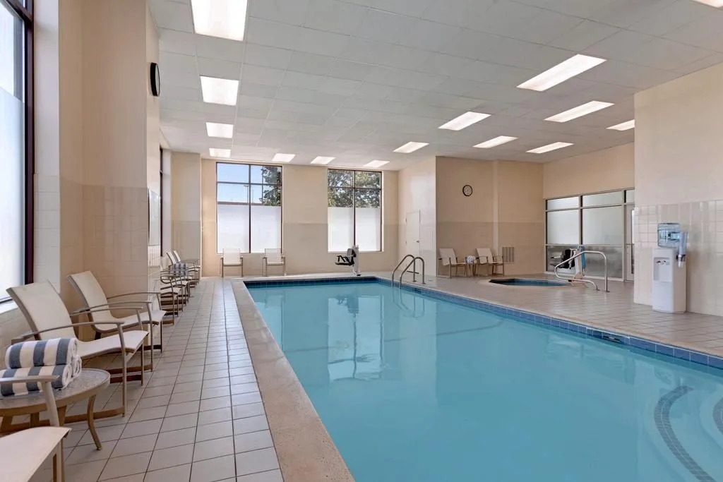 Photo - Embassy Suites Boston at Logan Airport