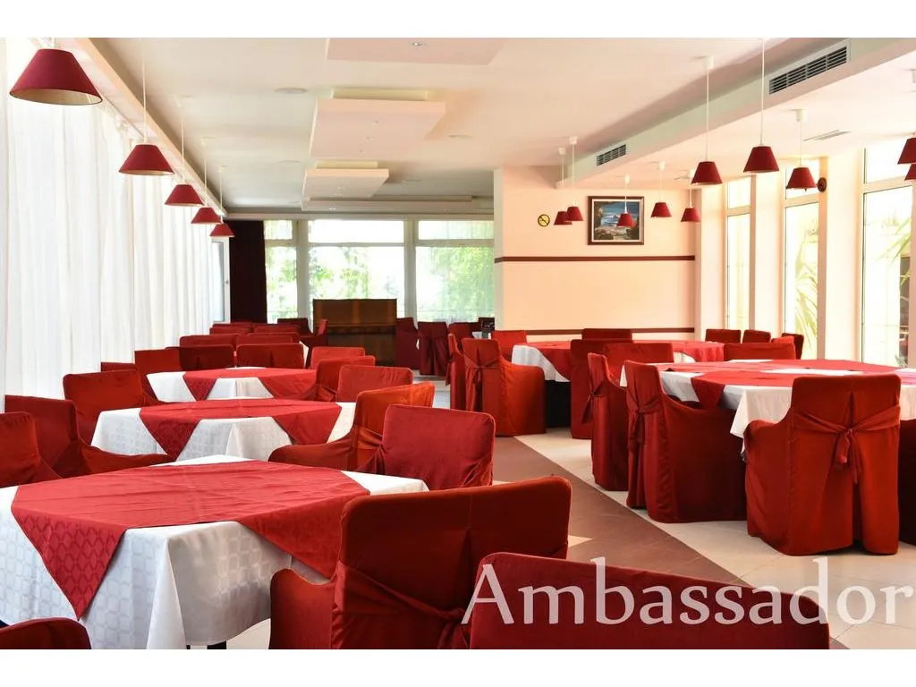 Photo - Hotel Ambassador - Free Parking