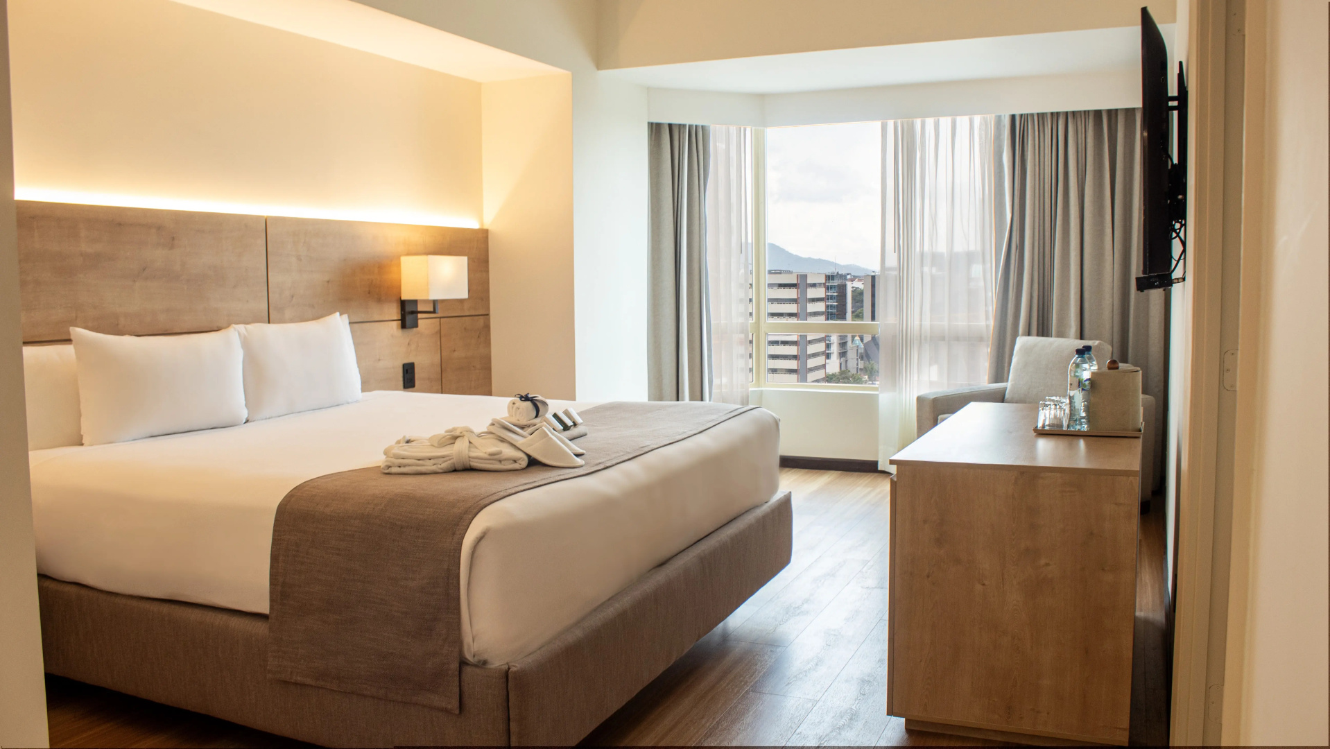 Photo - Clarion Suites Guatemala City