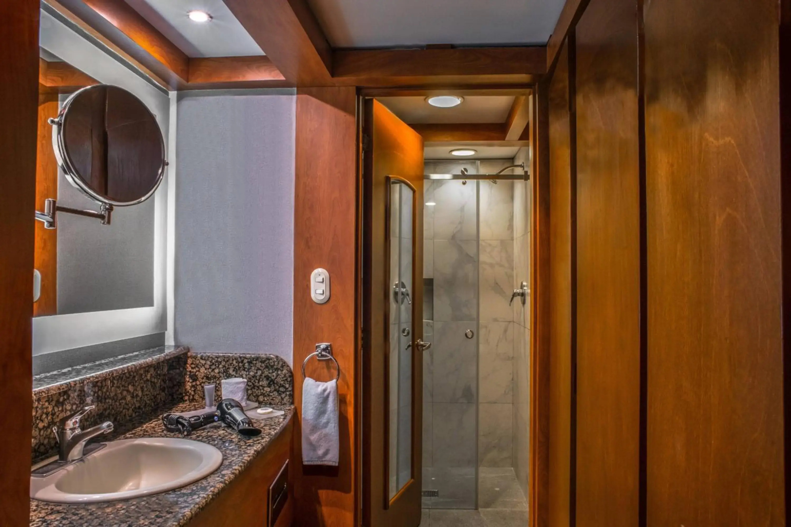Photo - Courtyard by Marriott Mexico City Revolucion
