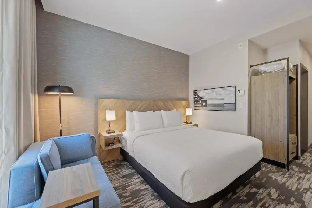 Photo - Sandman Signature Dallas Las Colinas Hotel & Suites