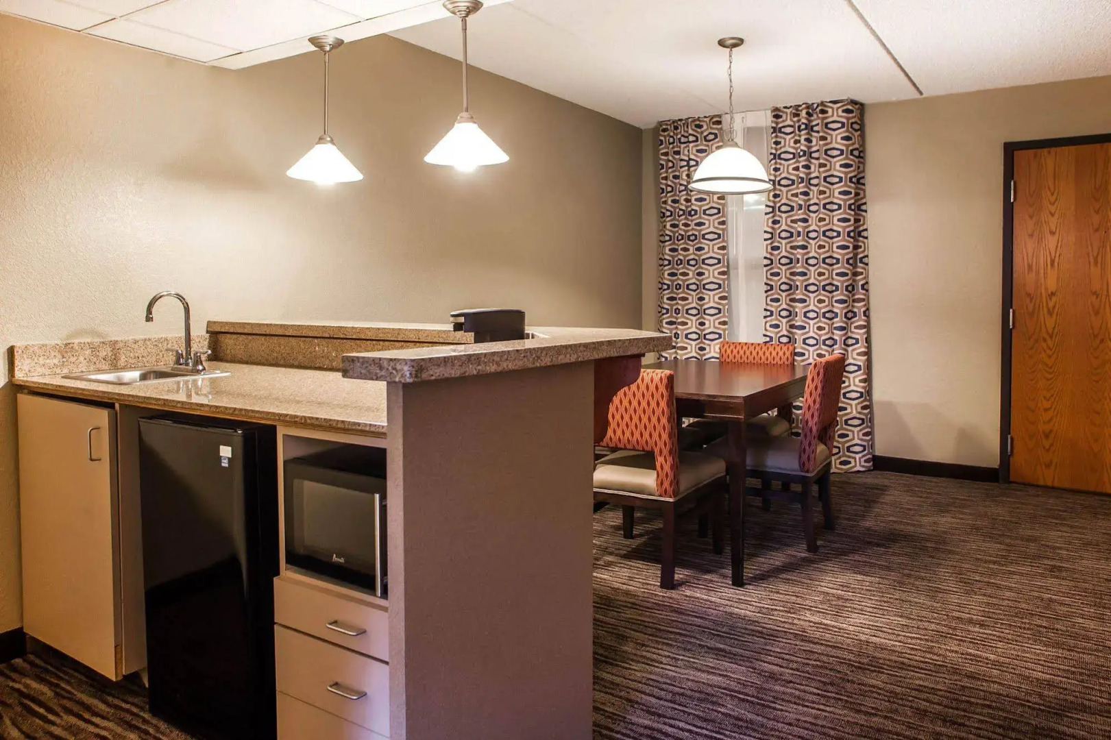 Photo - Suburban Studios Arlington Heights Elk Grove