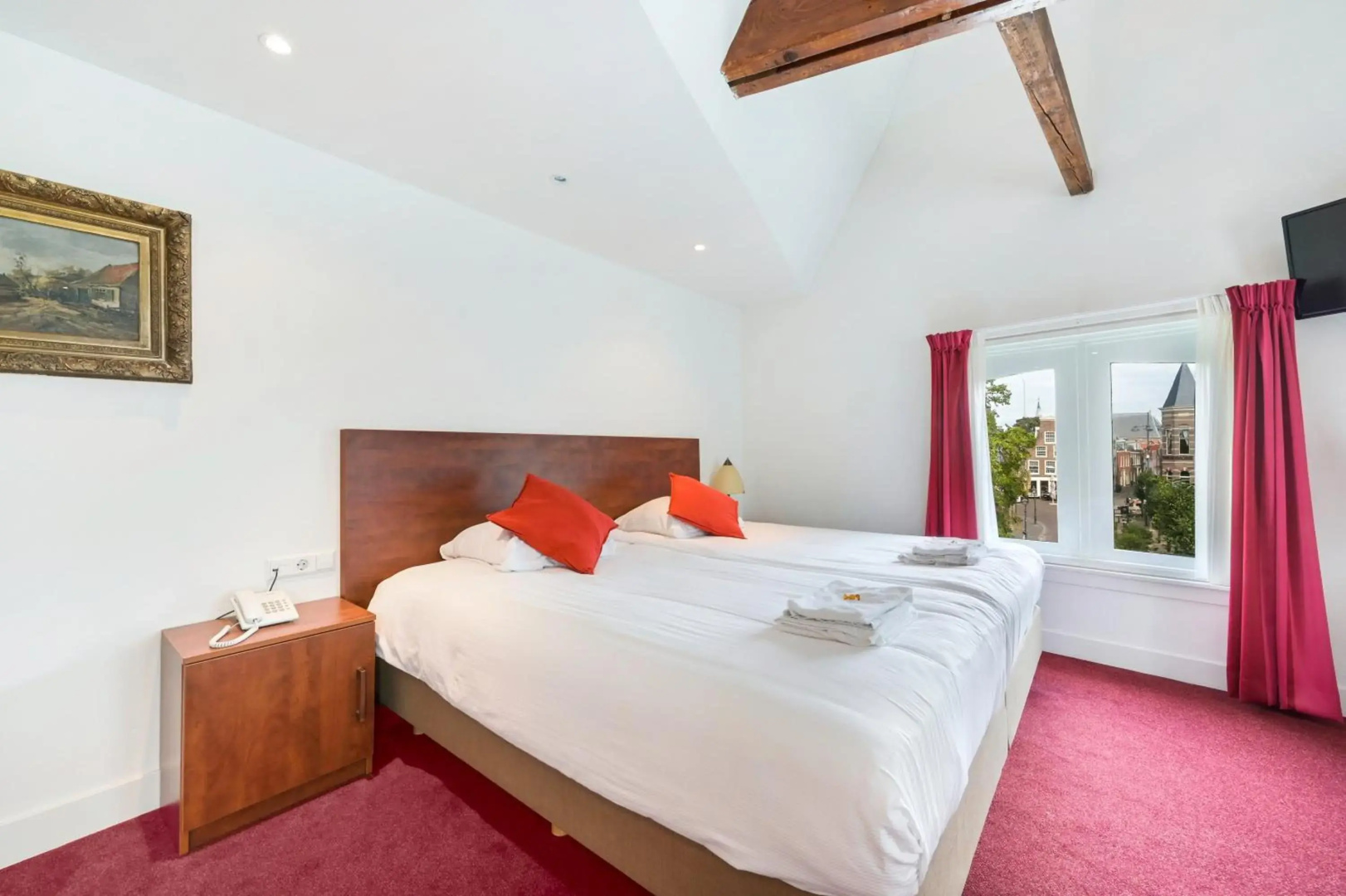 Photo - Ambassador City Centre Hotel