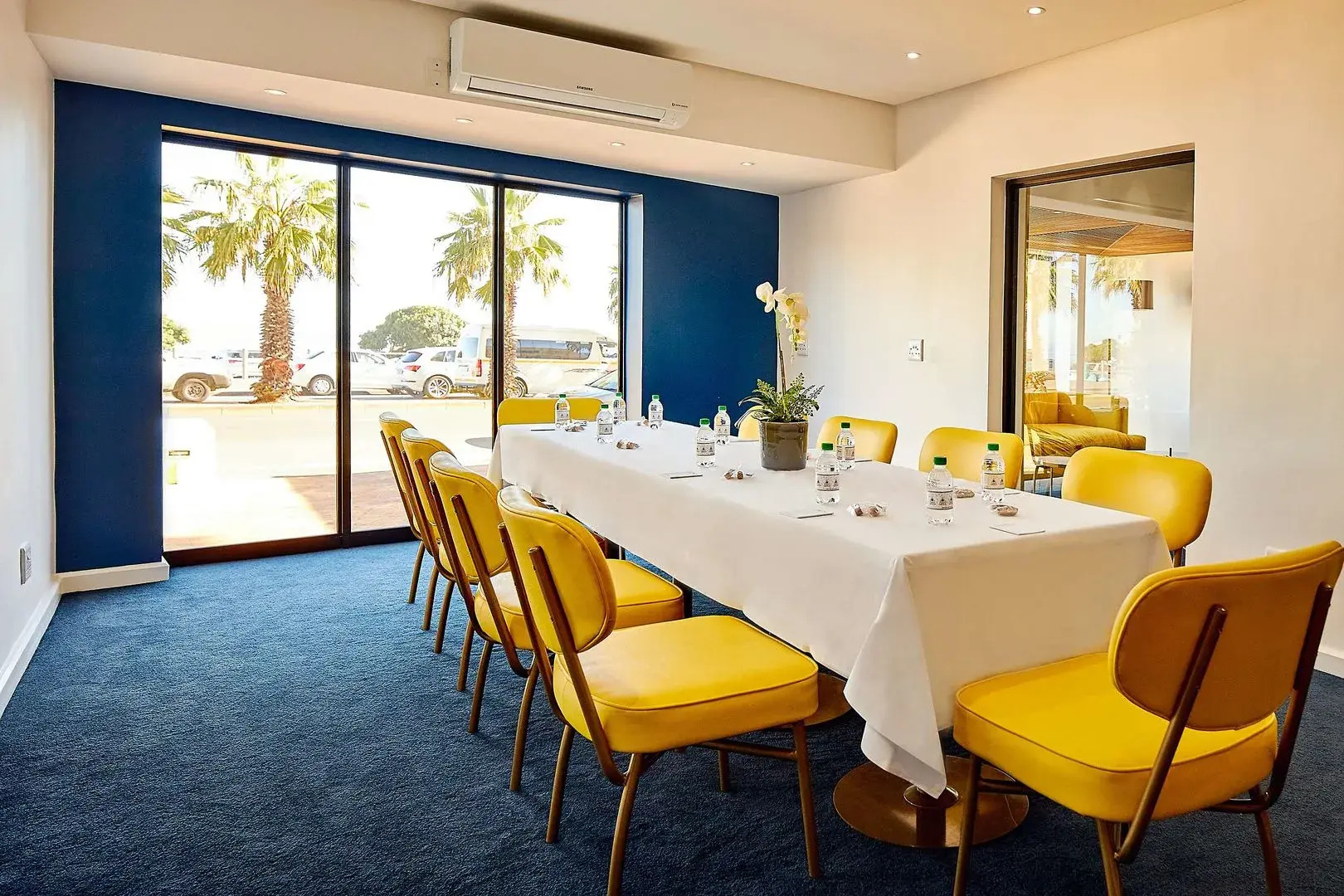 Foto - First Group Riviera Suites