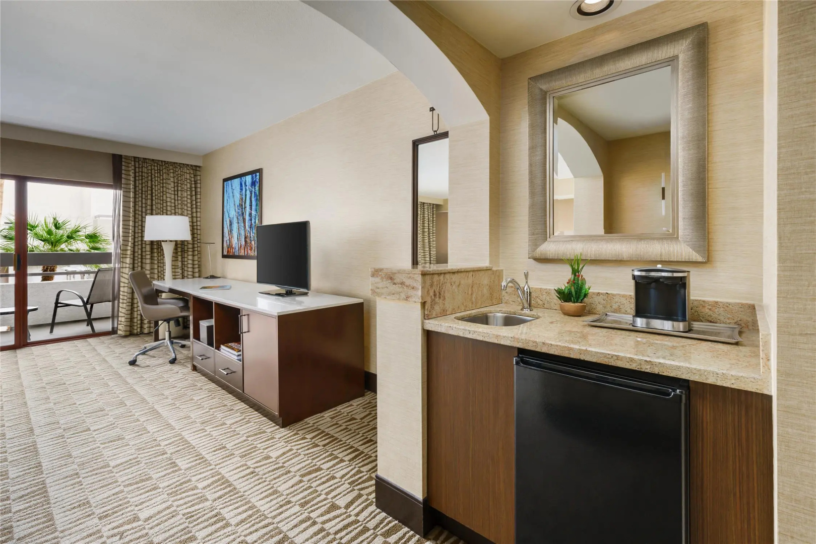 Photo - Hilton Phoenix Airport
