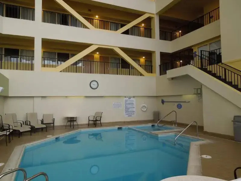 Photo - The Atrium Resort, Virginia Beach by Vacatia
