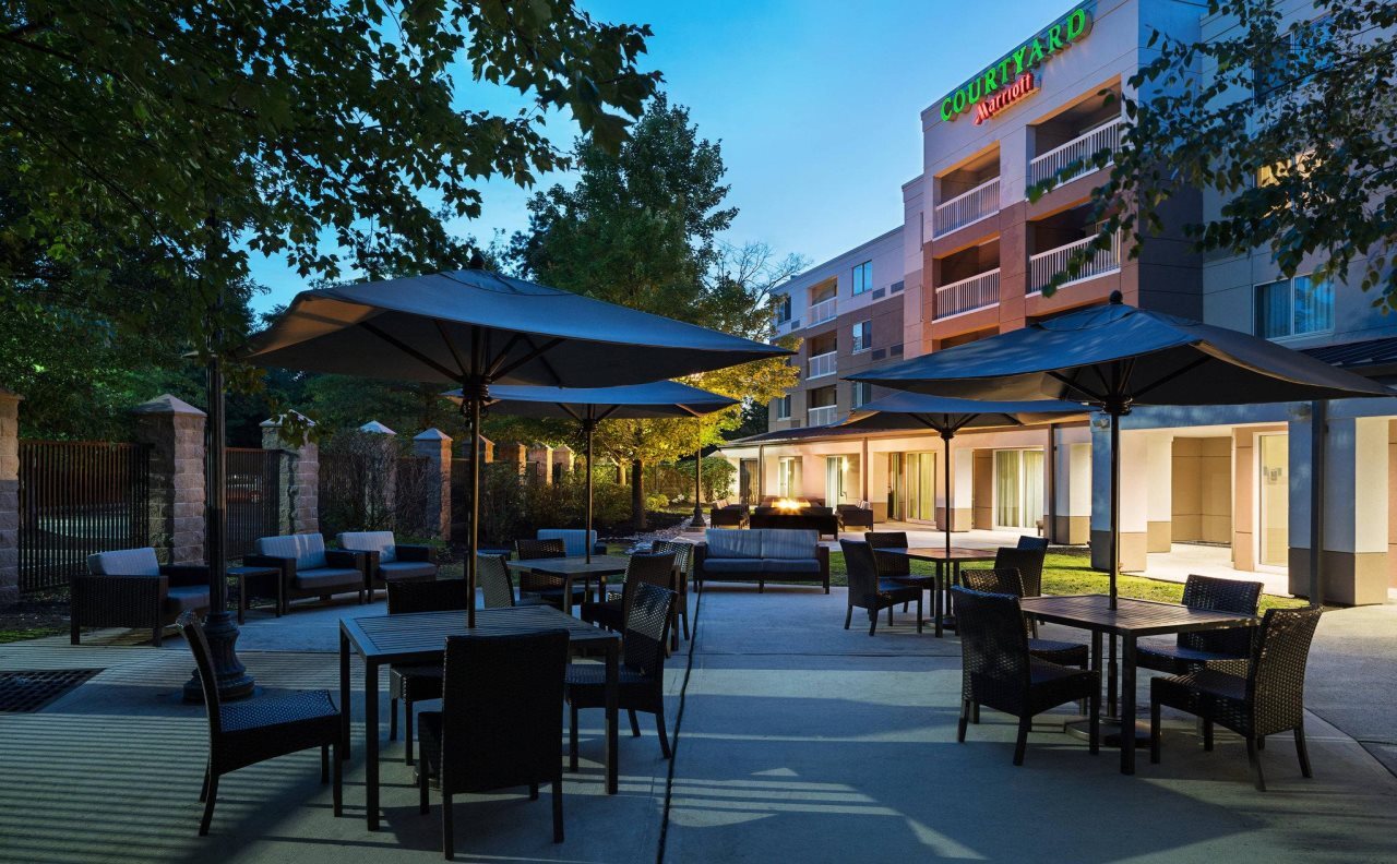 Foto - Courtyard Edison Woodbridge