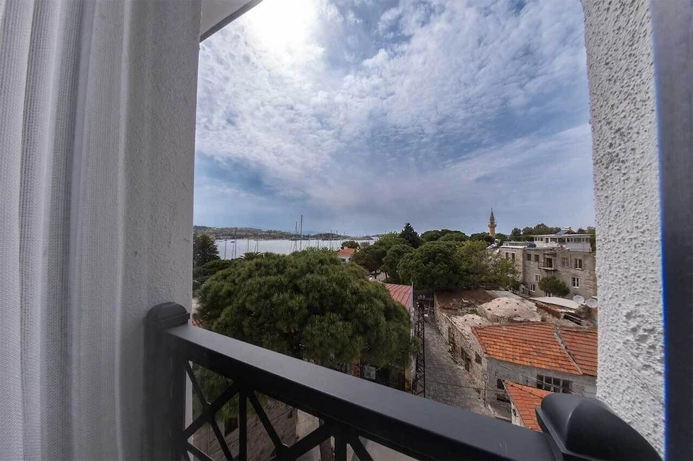 Photo - Foça Kybele