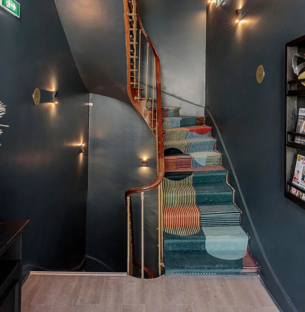 Photo - Corneille - Entrée autonome, réception en ligne - Encore Mieux