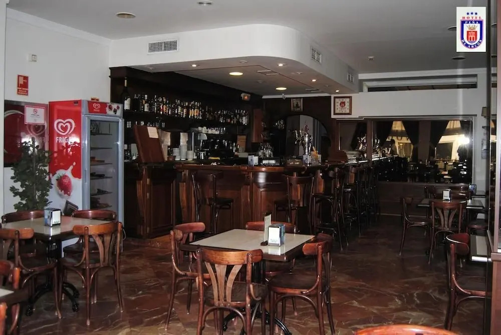 Photo - Hotel Peña de Arcos