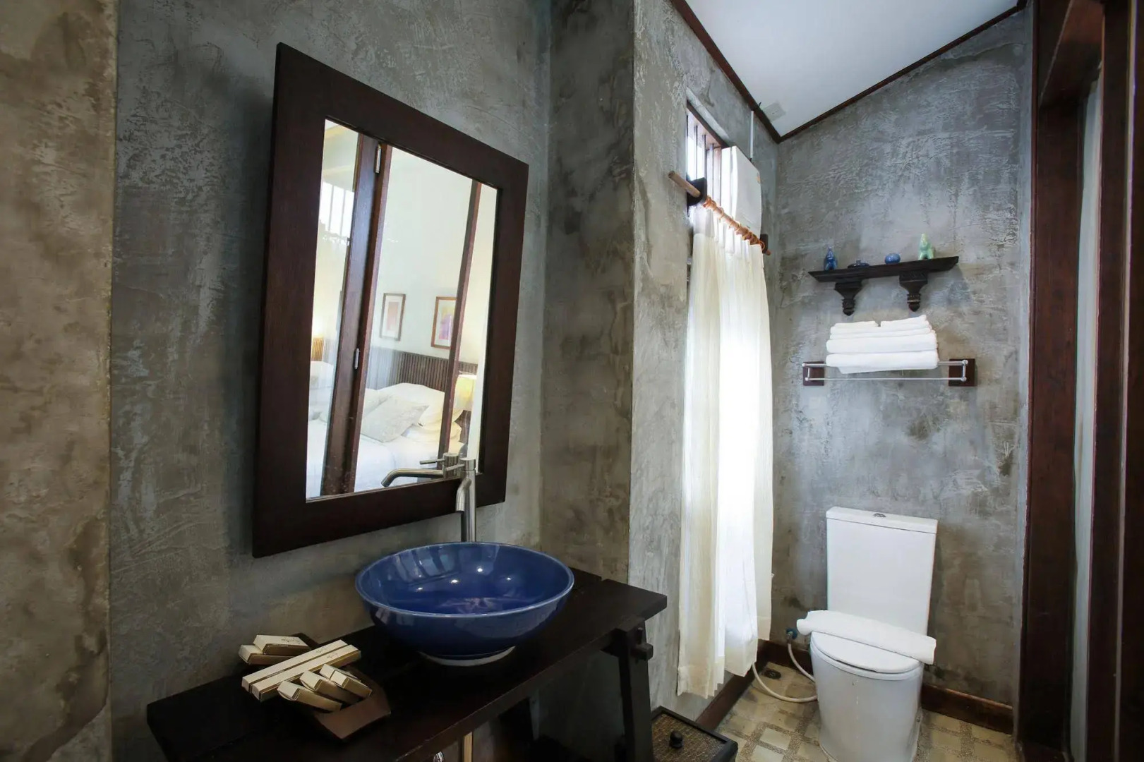 Foto - Ban Chang Tong