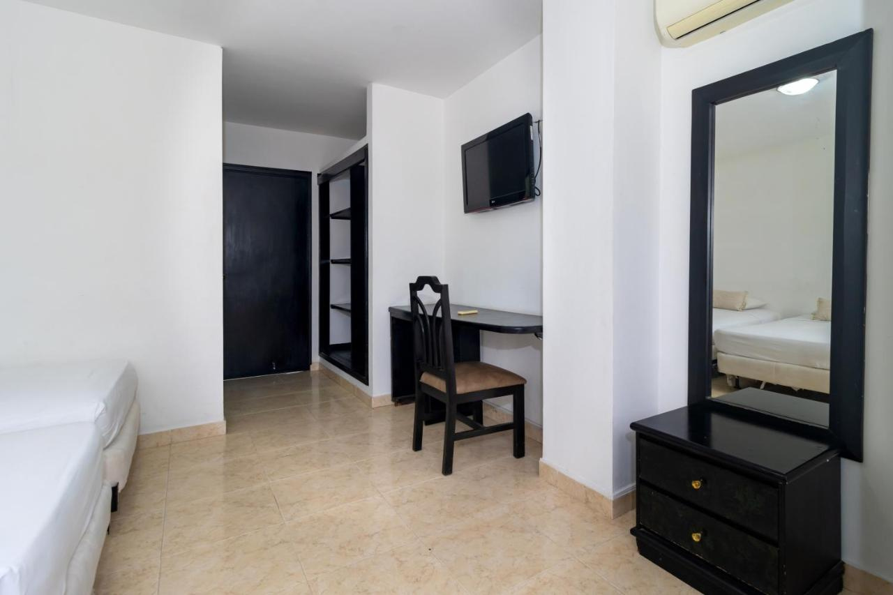 Photo - Hotel Axis Inn by Geh Suites