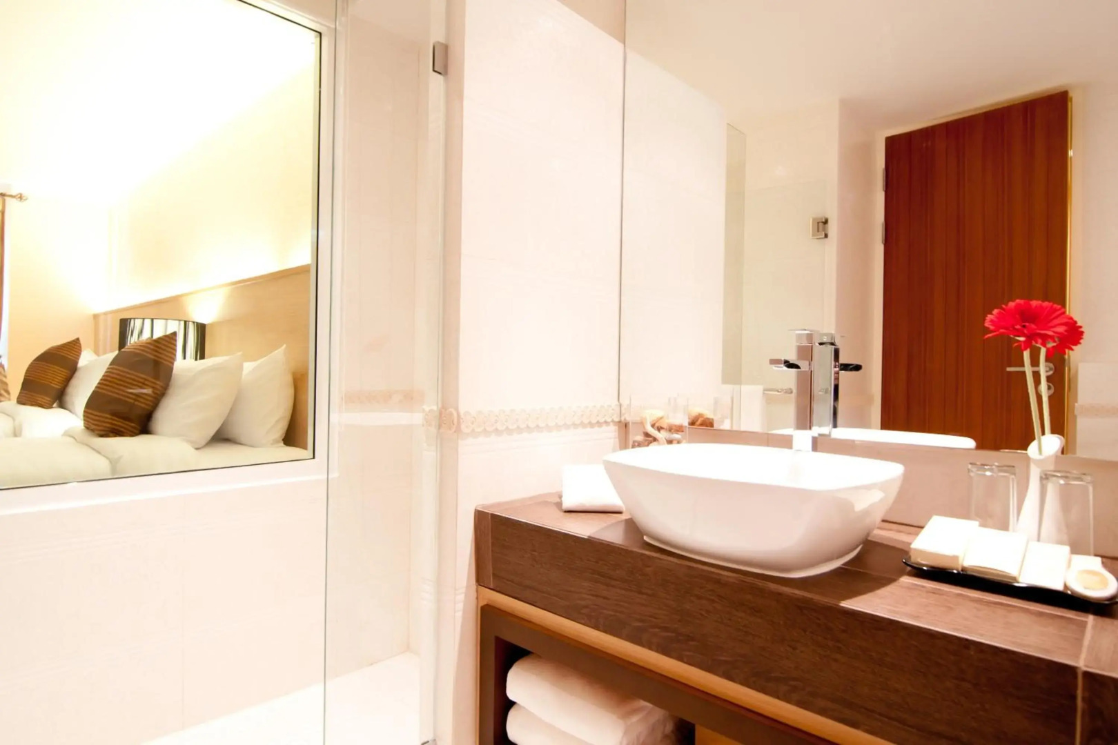 Photo - Grand Lord Boutique Hotel -Srinakarin