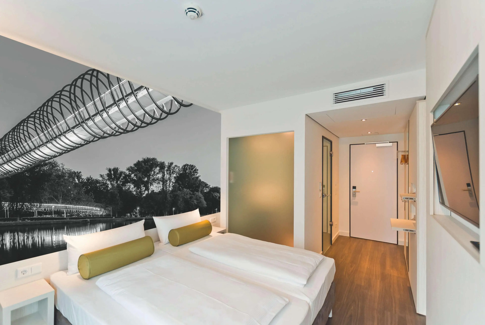 Photo - Premier Inn Hamburg City Berliner Tor
