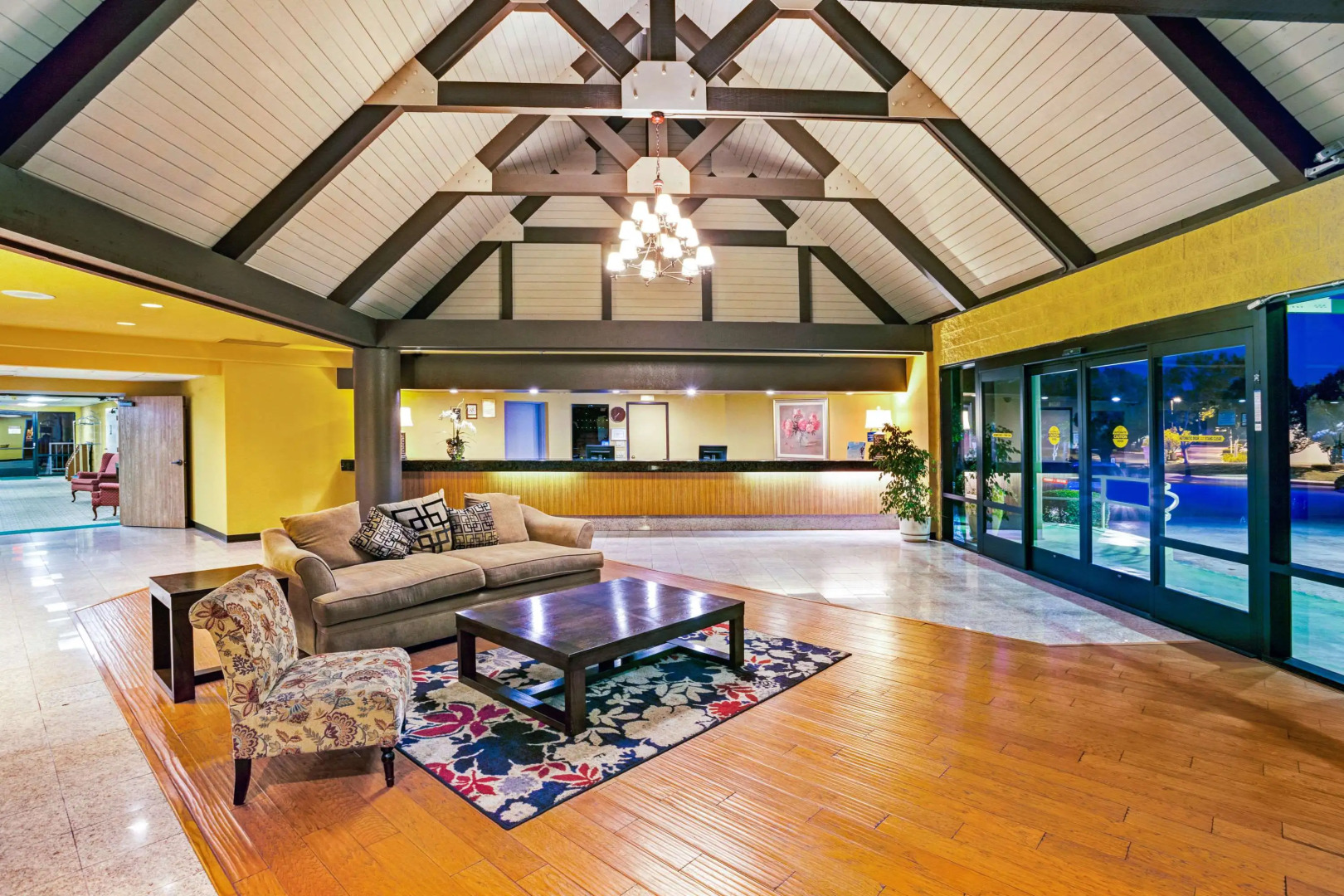 Photo - Days Inn & Suites by Wyndham Fullerton