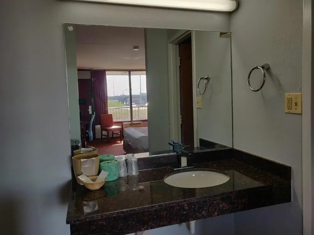 Photo - Starway Inn