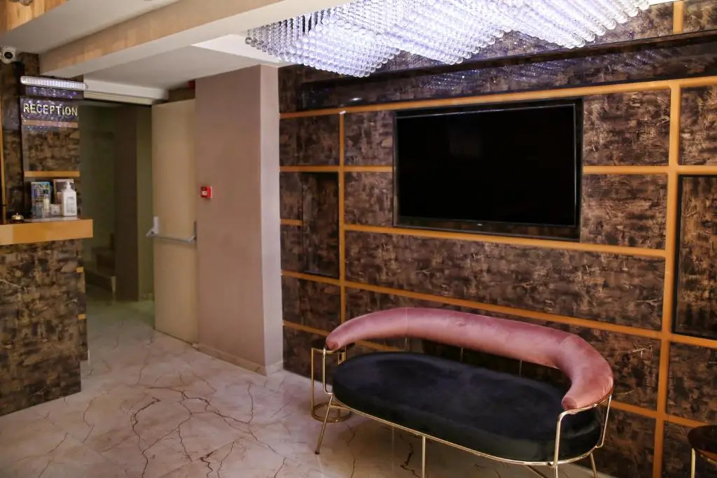 Photo - The Grand Tower Hotel