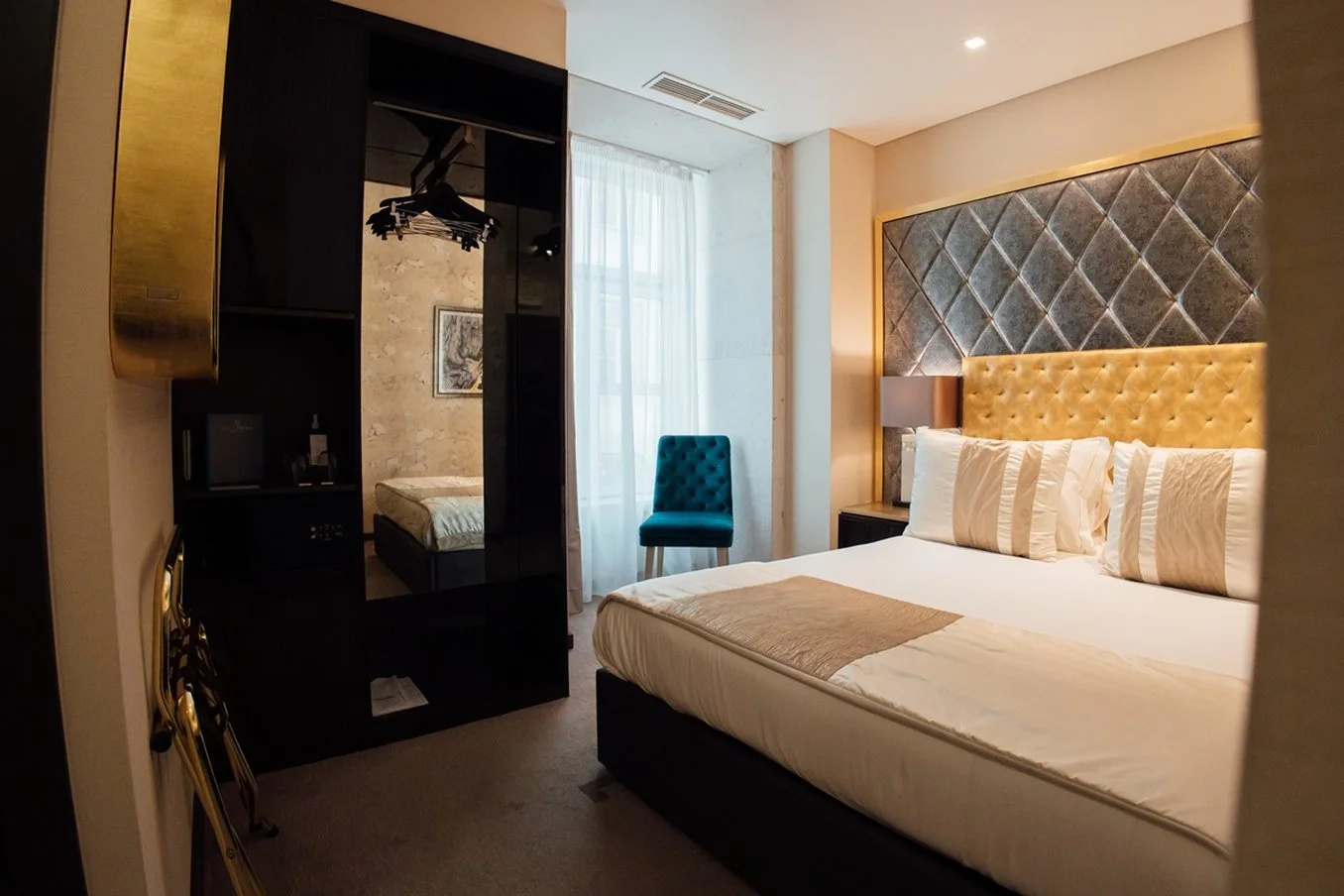 Photo - MeraPrime Gold Design Hotel
