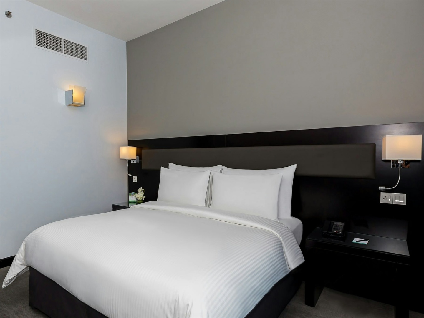 Photo - Flora Creek Deluxe Hotel Apartments, Dubai