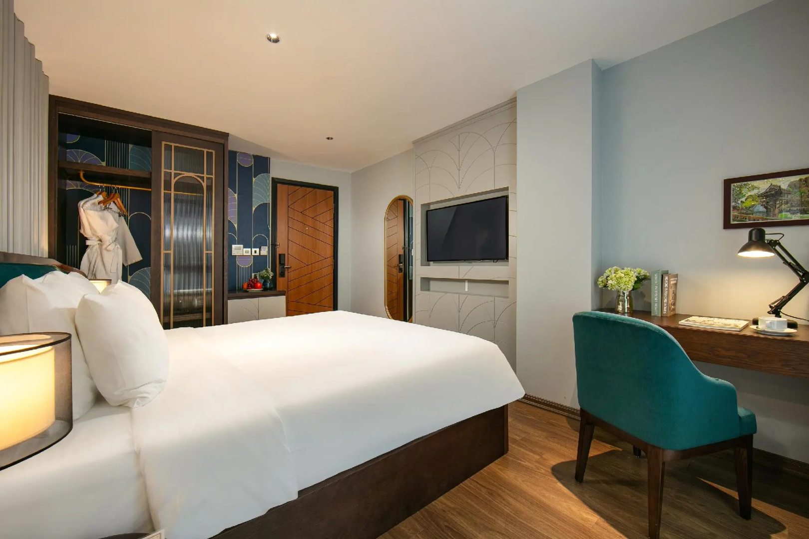 Photo - May De Ville Lakeside Hotel