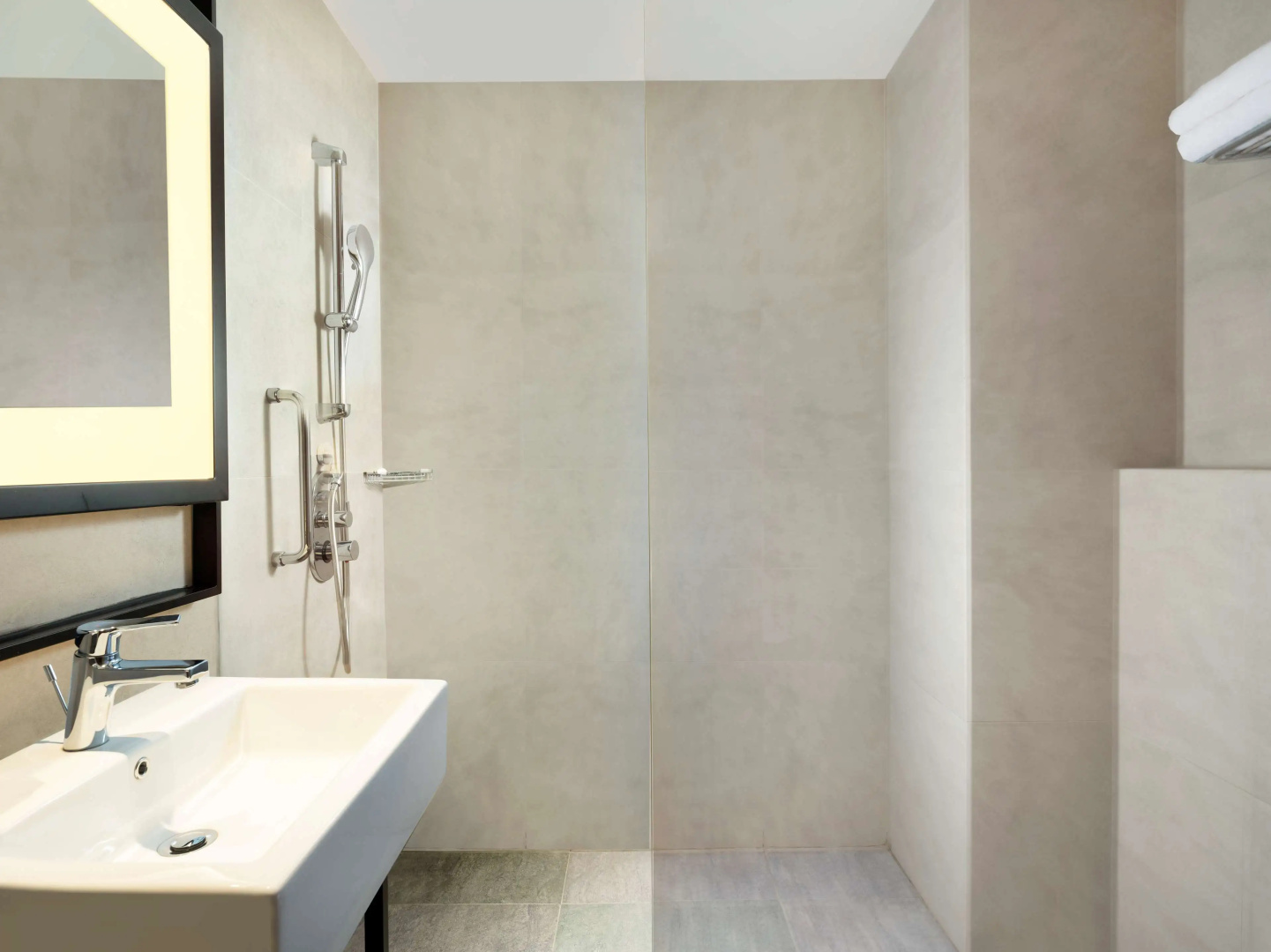 Foto - Hilton Garden Inn Jakarta Taman Palem