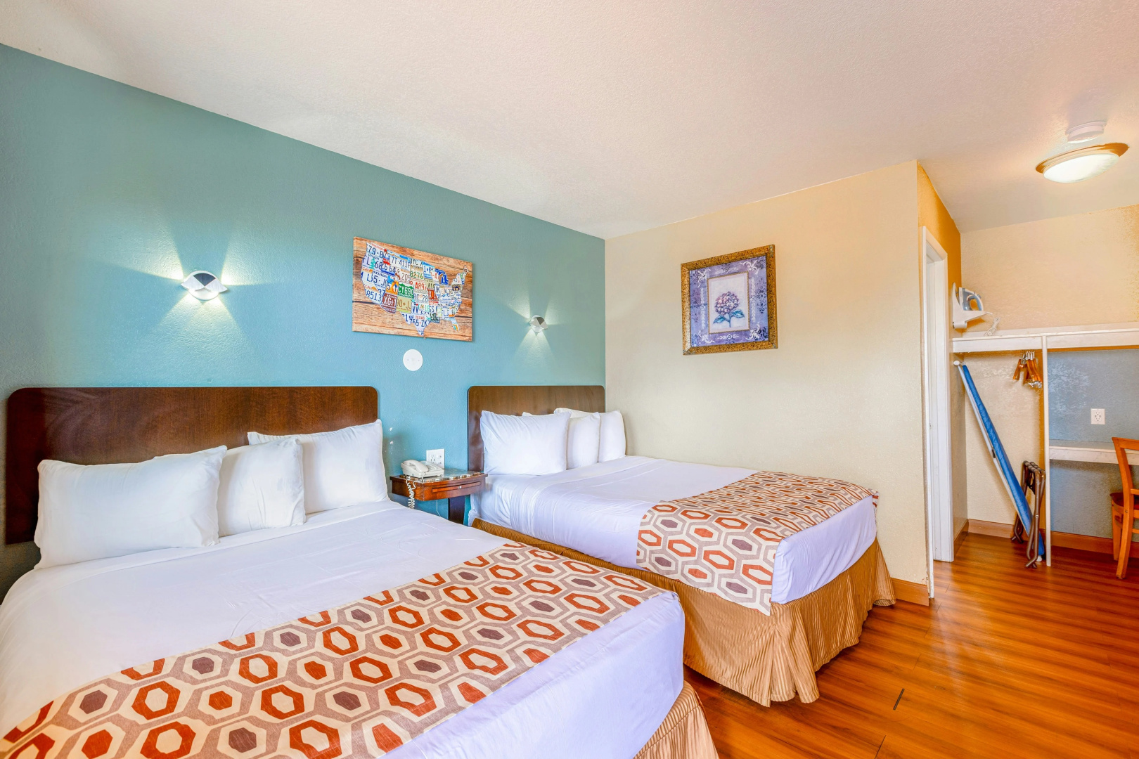 Photo - Hotel Avenida - Oceanside Camp Pendleton