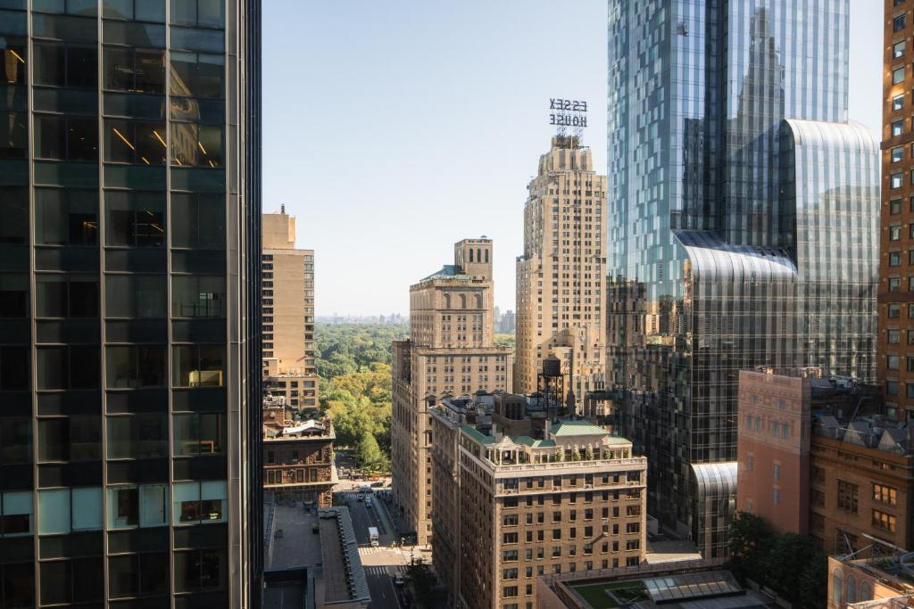 Photo - The Manhattan Club