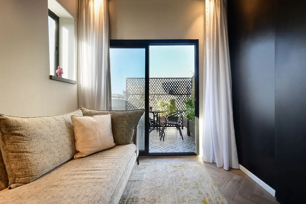 Photo - Silicate - by Loginn Tel-Avivian hotels