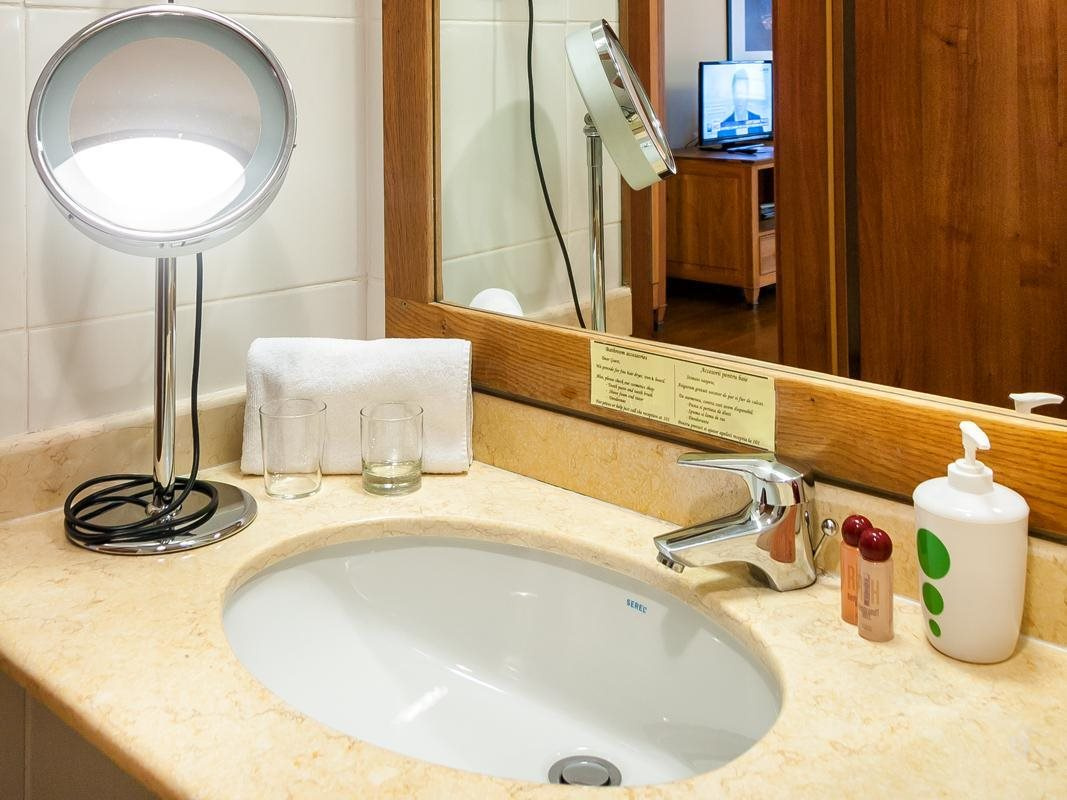 Photo - Rembrandt Hotel