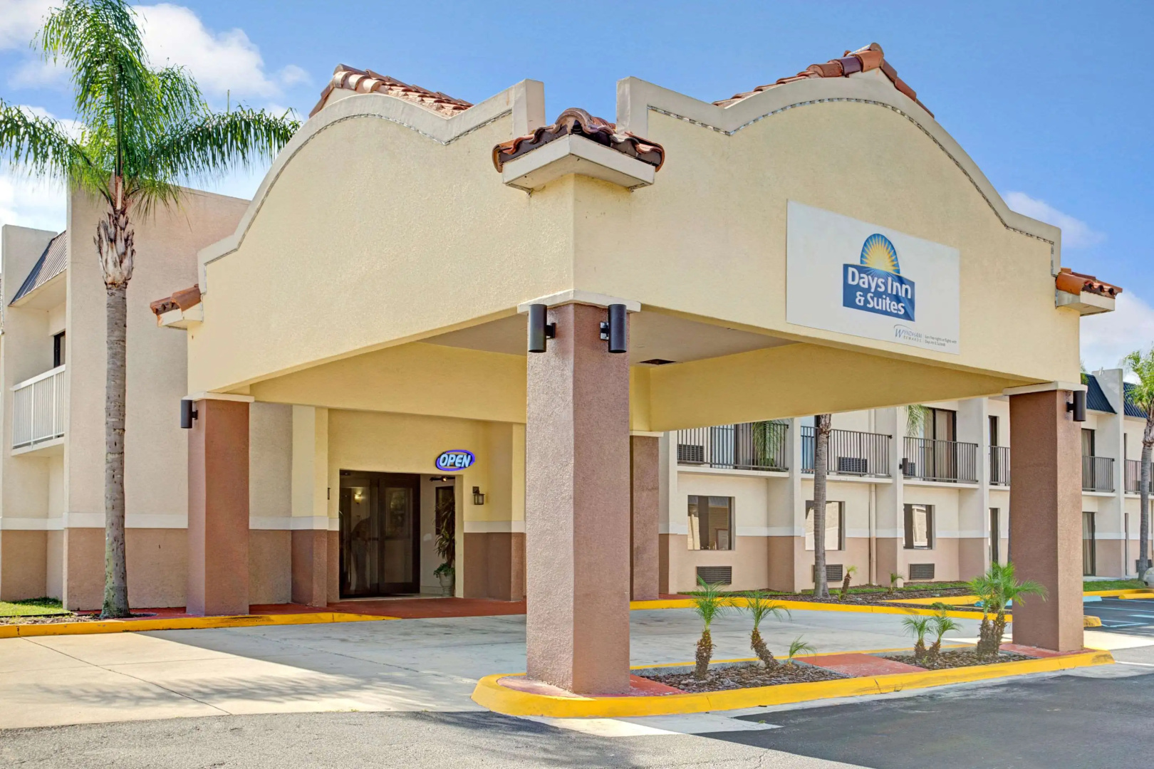 Foto - Days Inn & Suites by Wyndham Tampa Fairground-Casino-Ybor