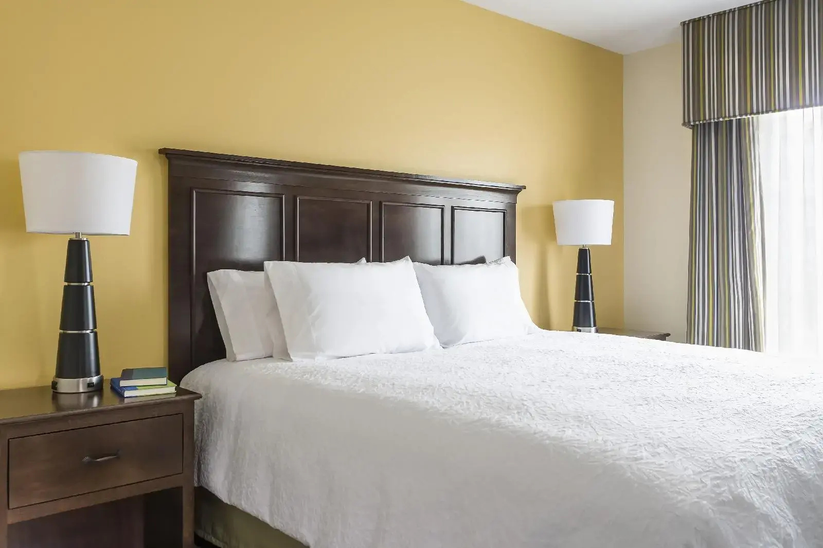 Photo - Hampton Inn & Suites San Bernardino