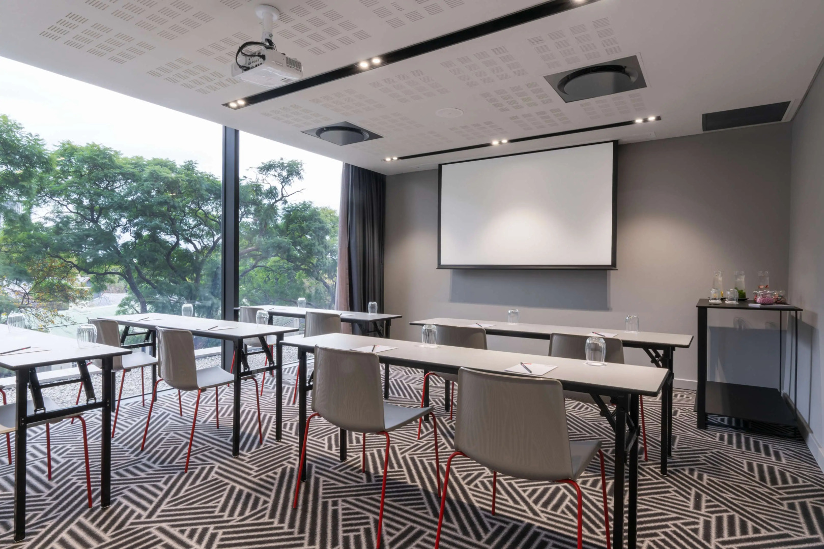 Photo - Radisson RED Hotel Johannesburg Rosebank