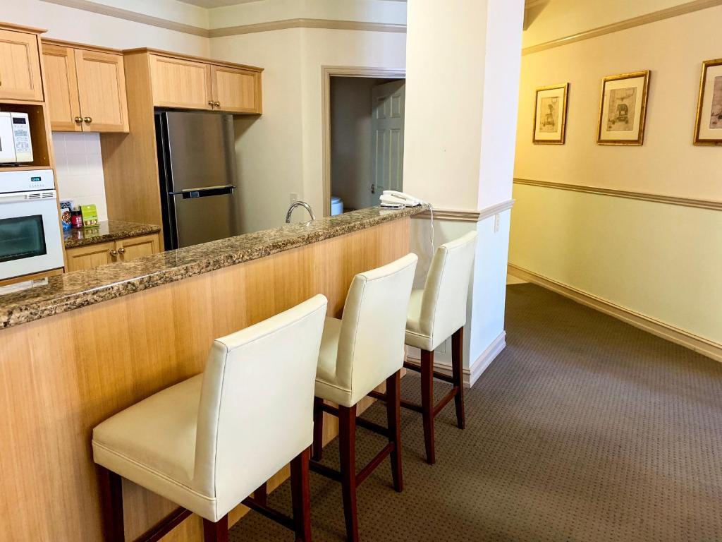 Photo - Royal Albert Hotel